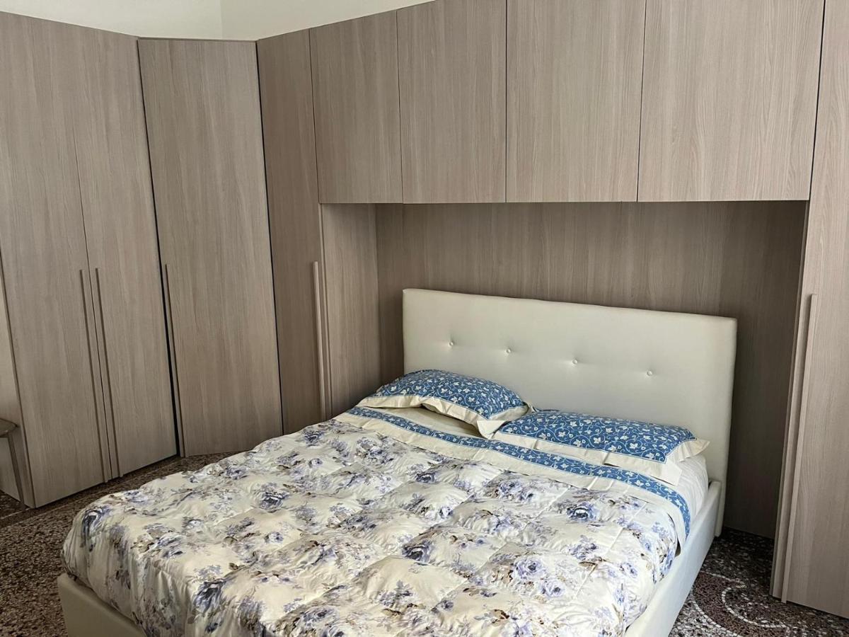 Appartamento In Centro Генуя Экстерьер фото
