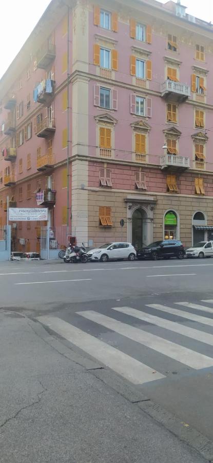 Appartamento In Centro Генуя Экстерьер фото